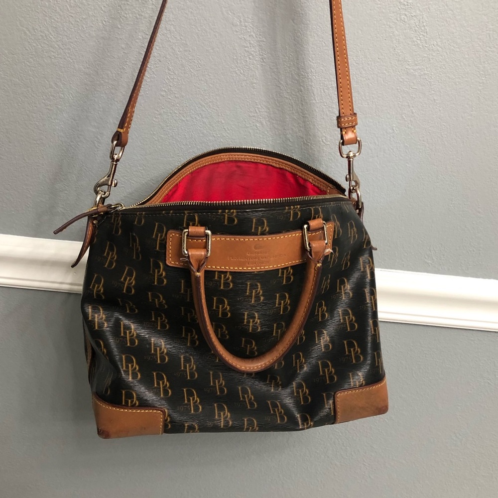 Dooney & Bourke satchel handbag